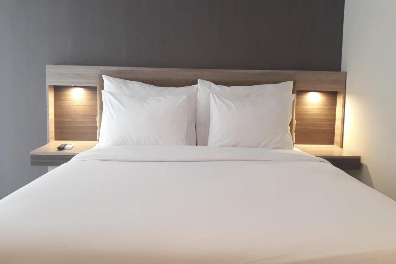My Tower Hotel Surabaja Zewnętrze zdjęcie