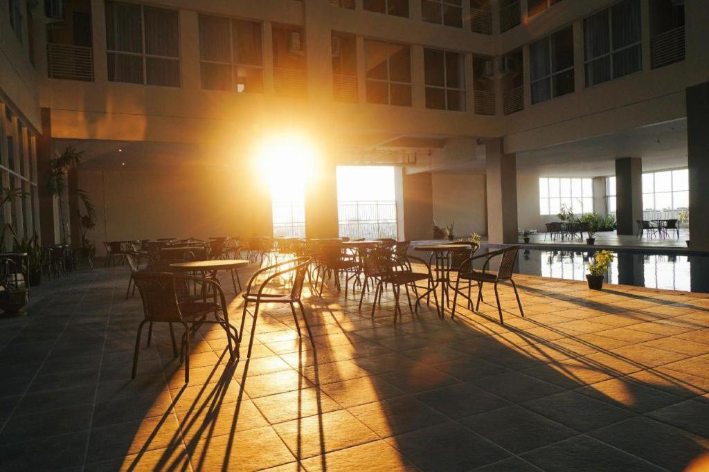 My Tower Hotel Surabaja Zewnętrze zdjęcie