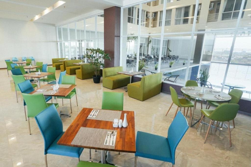 My Tower Hotel Surabaja Zewnętrze zdjęcie